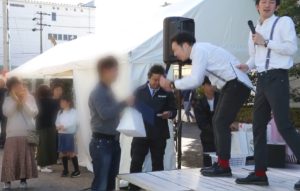 三重県の企業イベントに名古屋芸人ピカソが出演